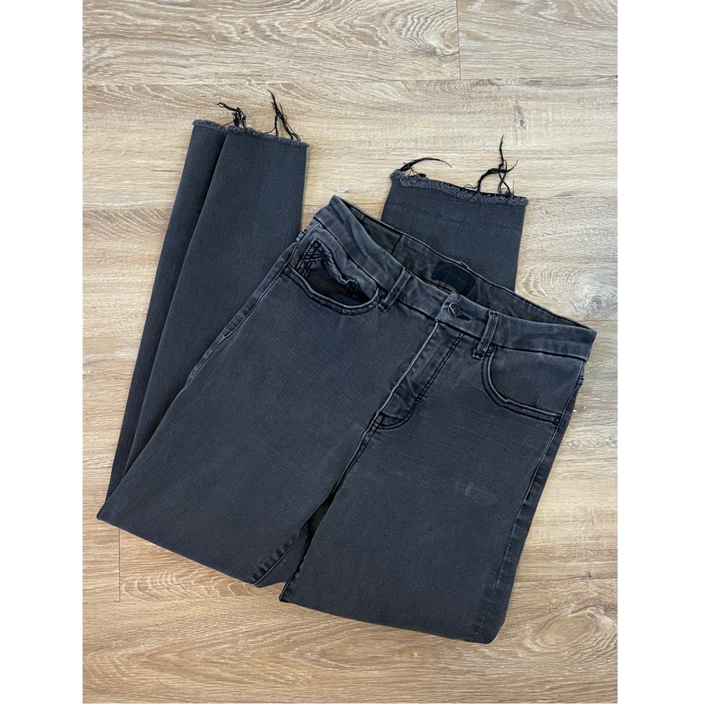 Buckle Black Label Grey Wash Raw Hem Cropped Straight Leg Jeans